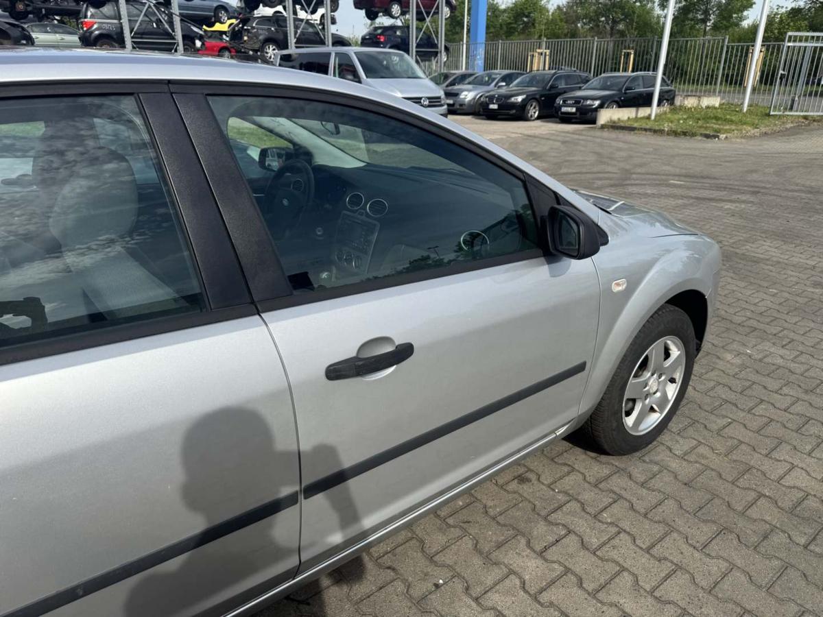 Ford Focus 2 original T&uuml;r vorn rechts Polar Silber 5-T&uuml;rer Rohbau Bj.2005